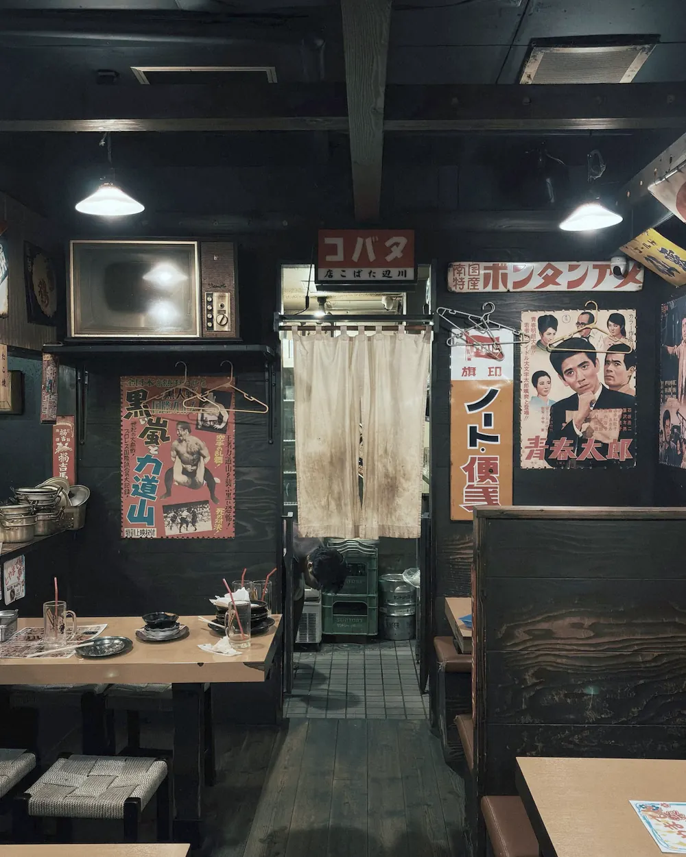 飲食店の店内